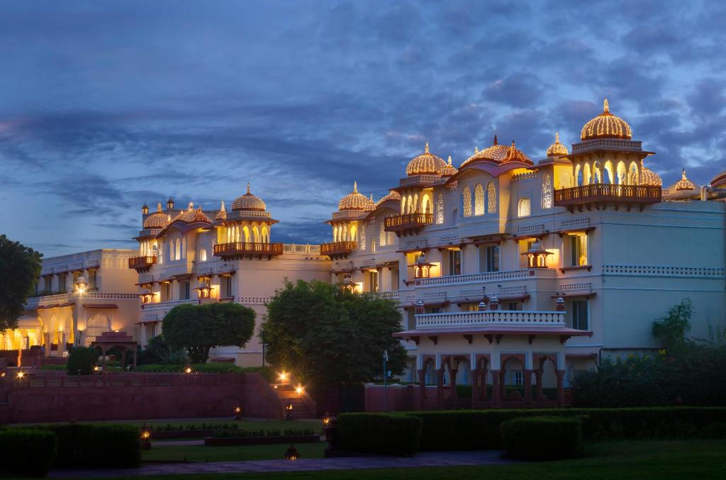 jal mahal palace